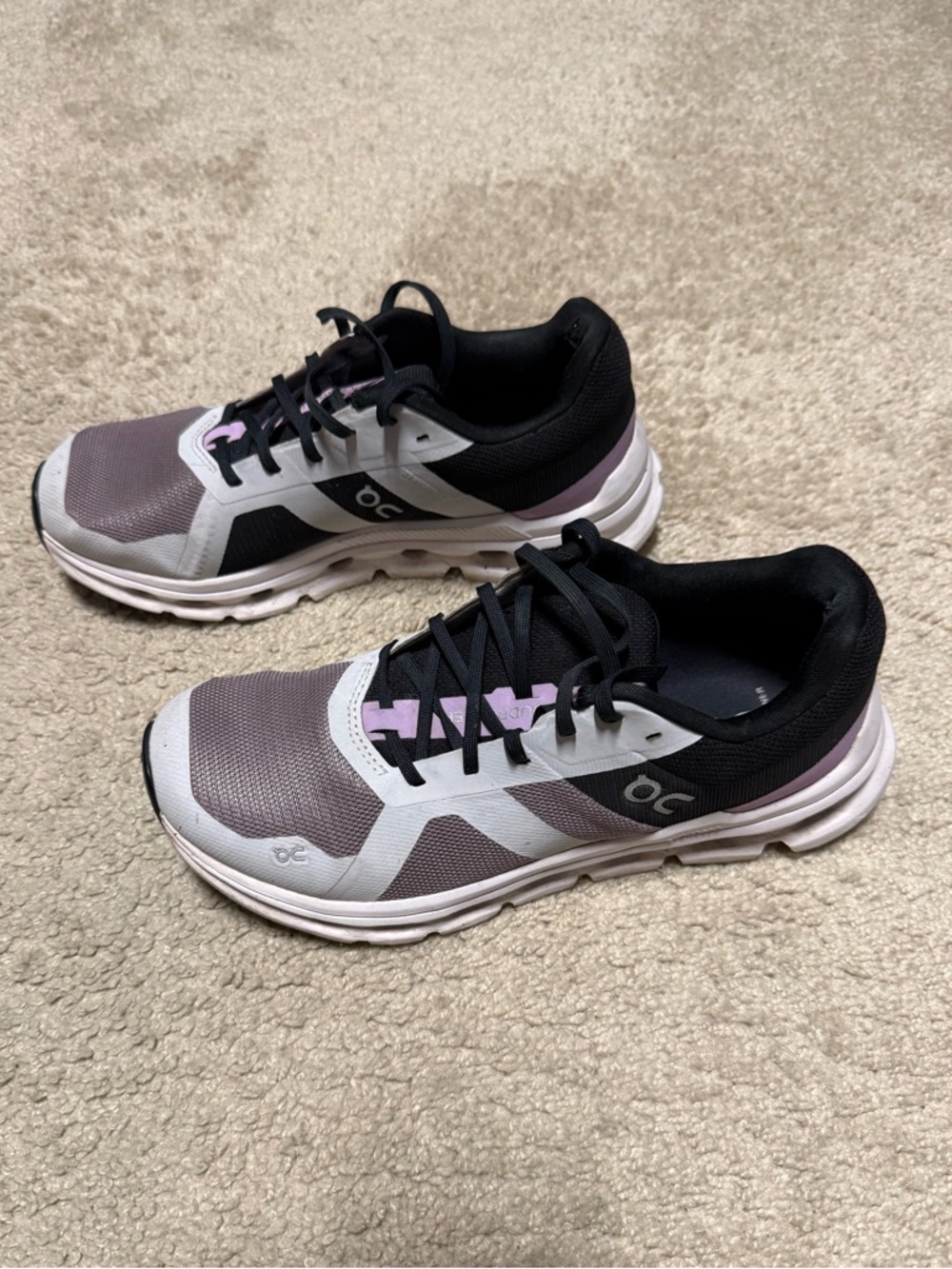 On Cloud “Cloudrunner” Sneakers